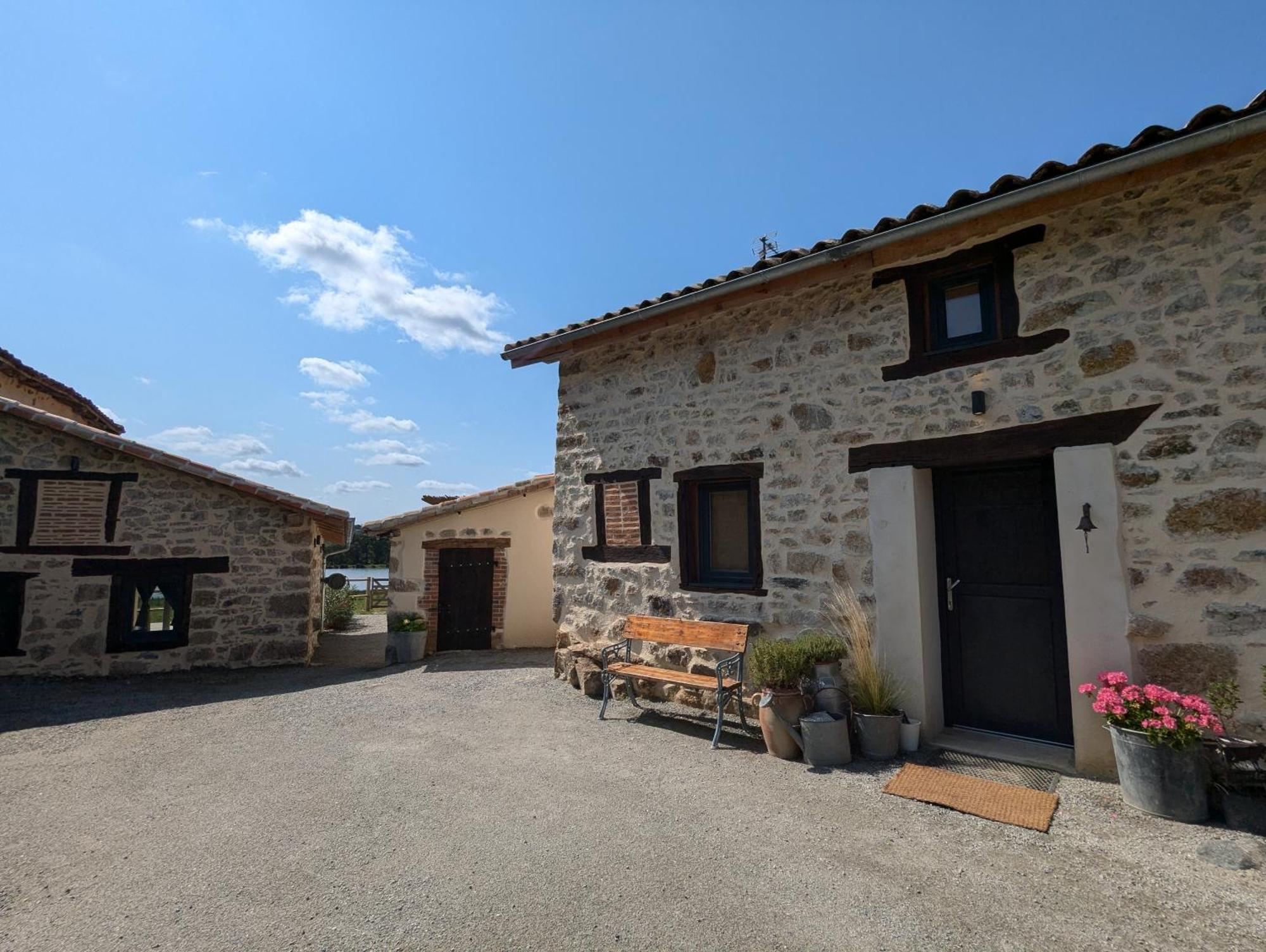 Gite A L'Ombre Des Magnolias Lesterps Exterior foto
